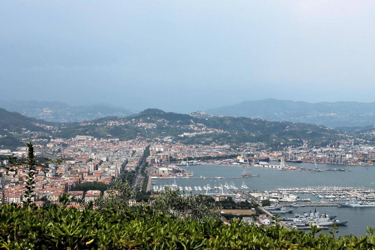 Agriturismo Terrazza Sul Golfo - Il Casale ลาสเปเซีย ภายนอก รูปภาพ